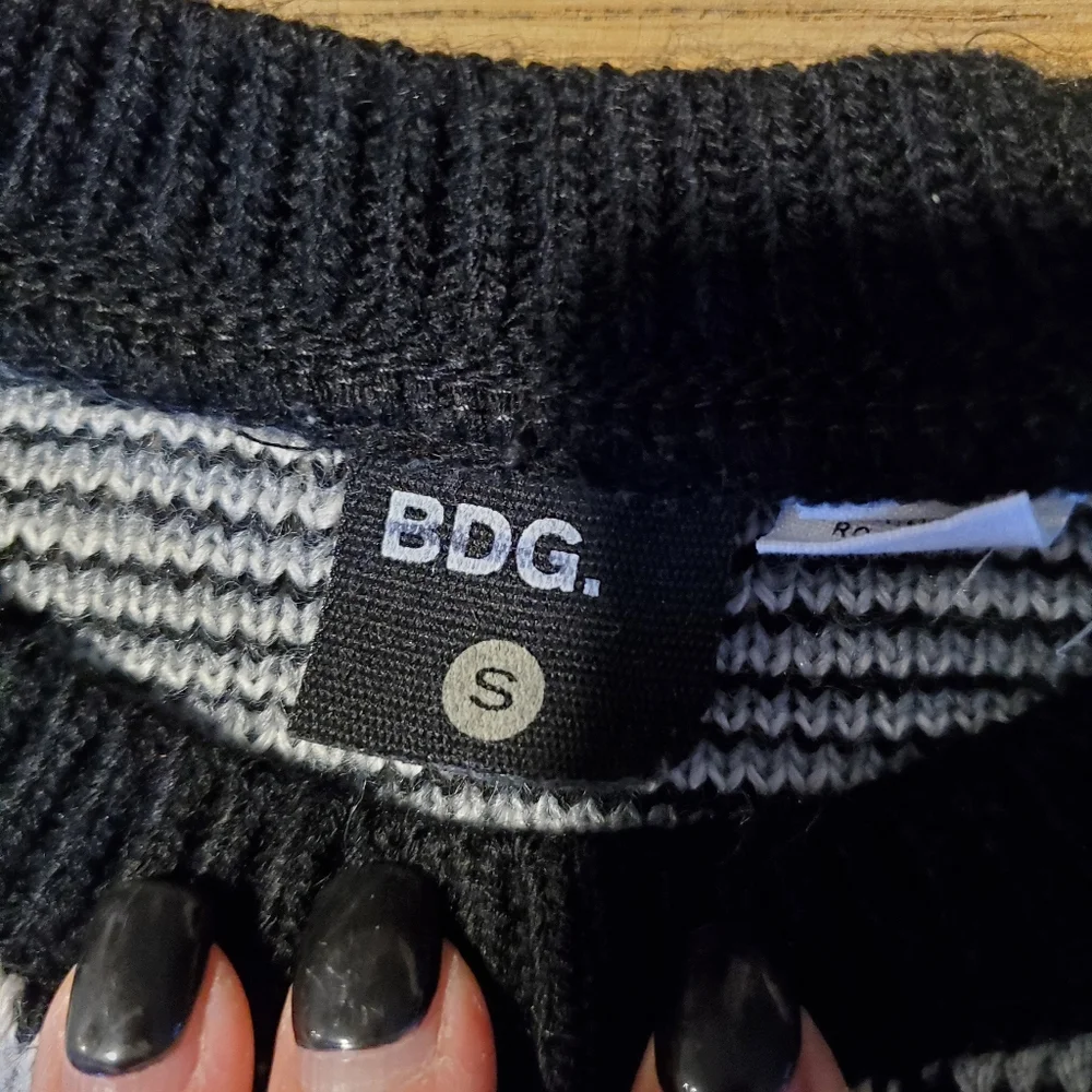 Sweater - Picture 5 of 5